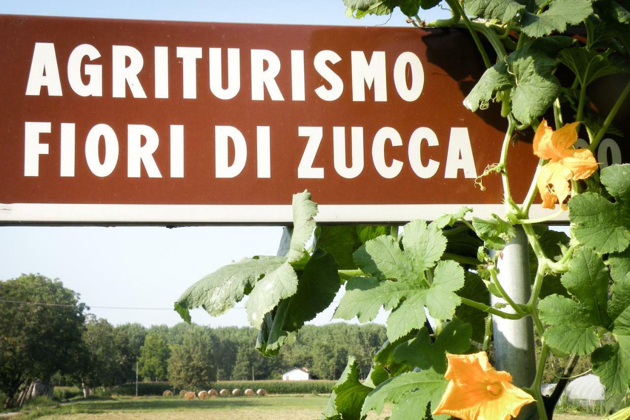 Agriturismo Fiori Di Zucca Fossano Bagian luar foto
